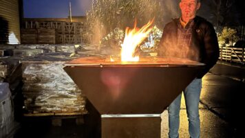 s'avonds barbecuen met de Colorado BBQ verrijdbaar en met afdekplaat verkrijgbaar