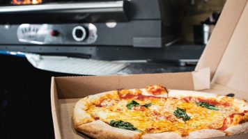 Clementi Gasoven met Pizza || Copyright dough_and_go
