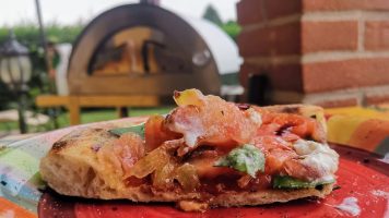 Pizza in de Clementino Houtoven gebakken || copyright sandro gd3