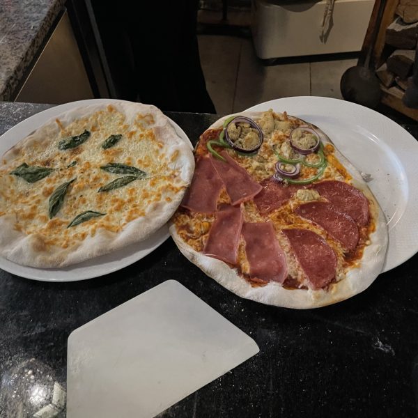 Pizza's bij restaurant Rijst en Zo