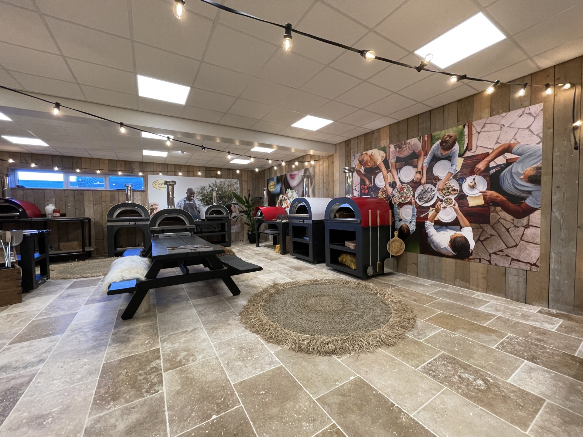Ruime showroom Clementi Vuurovens