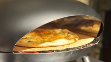Focaccia bakken in een elektrische pizzaoven - Clementi Vuurovens