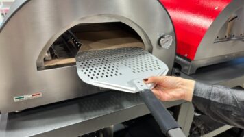 Clementi Mida met pizzaschep